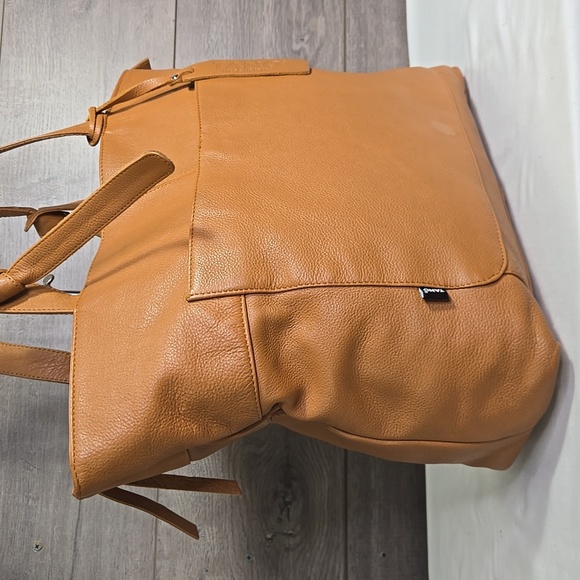 Large Tano Tan Leather Tote Bag - Picture 3 of 13